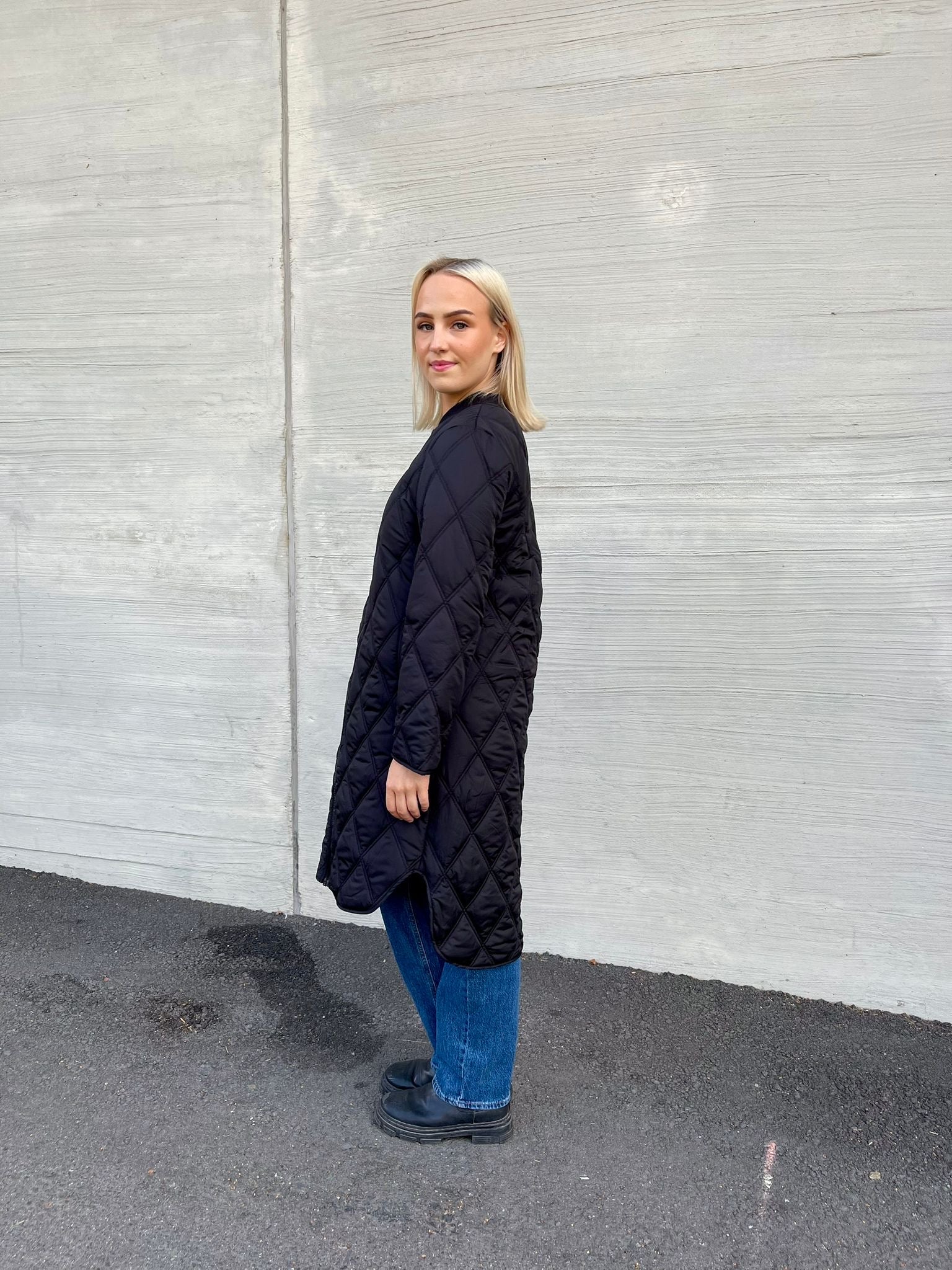 VIQUILA Quilted Jacket - Black